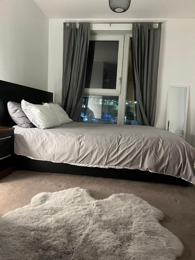 لندن Luxurious Dlr Apartment المظهر الخارجي الصورة