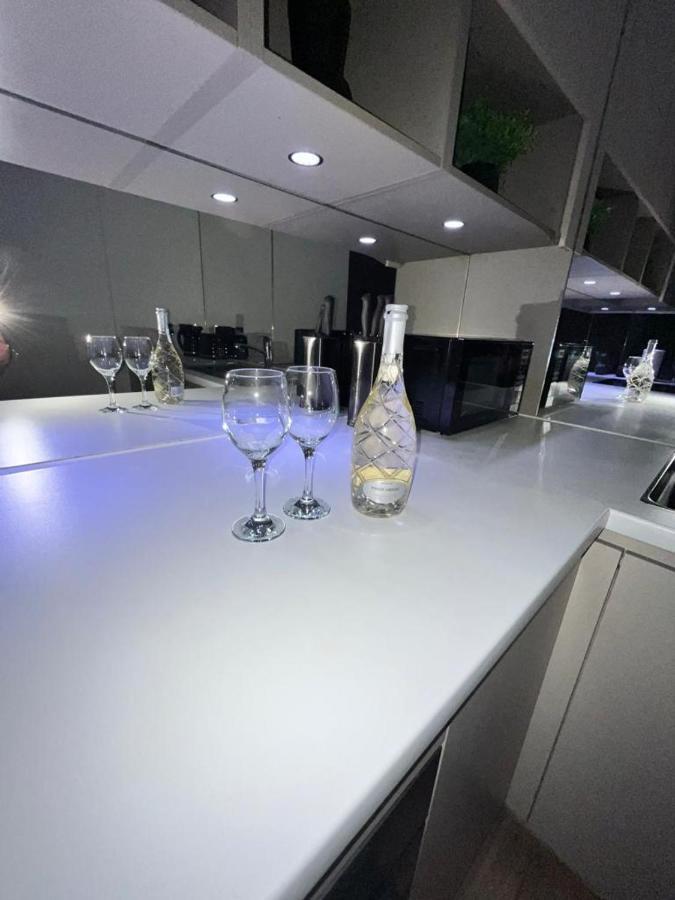 لندن Luxurious Dlr Apartment المظهر الخارجي الصورة